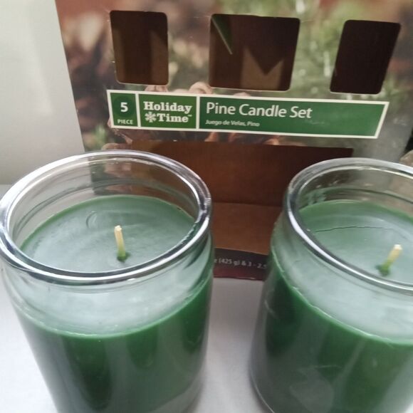 PINE CANDLE -- HOLIDAY TIME - Picture 6 of 11